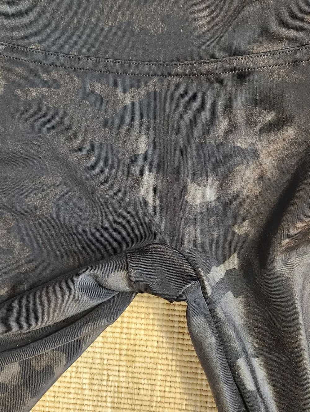 Spanx Black Camo Leggings M - Picture 5 of 11